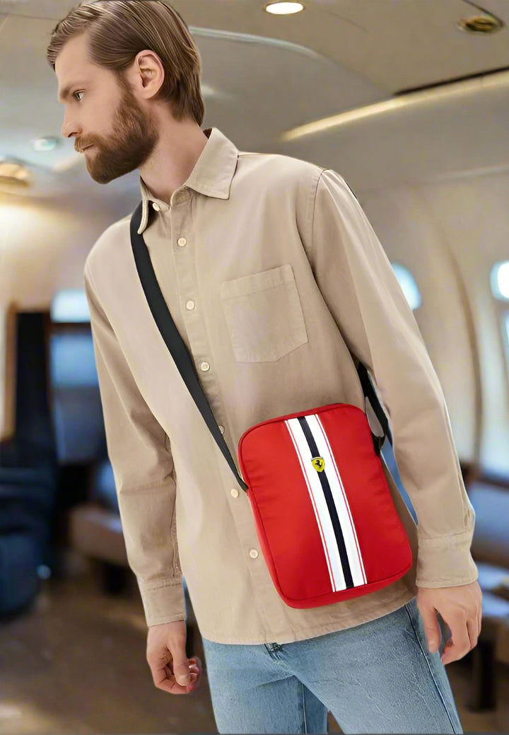 Bolso para tablet Scuderia Ferrari F1™ On Track hasta 10" Efecto fibra de carbono - Accesorios - Rojo