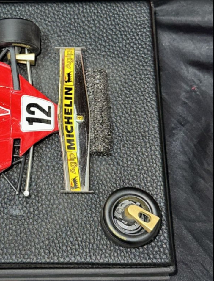 Roue avant endommagée Gilles Villeneuve Ferrari 312 T2 n° 12 GP Répliques Formule 1 1978 Miniature Modèle Voiture Échelle 1:18 - Accessoires - Moulage sous pression