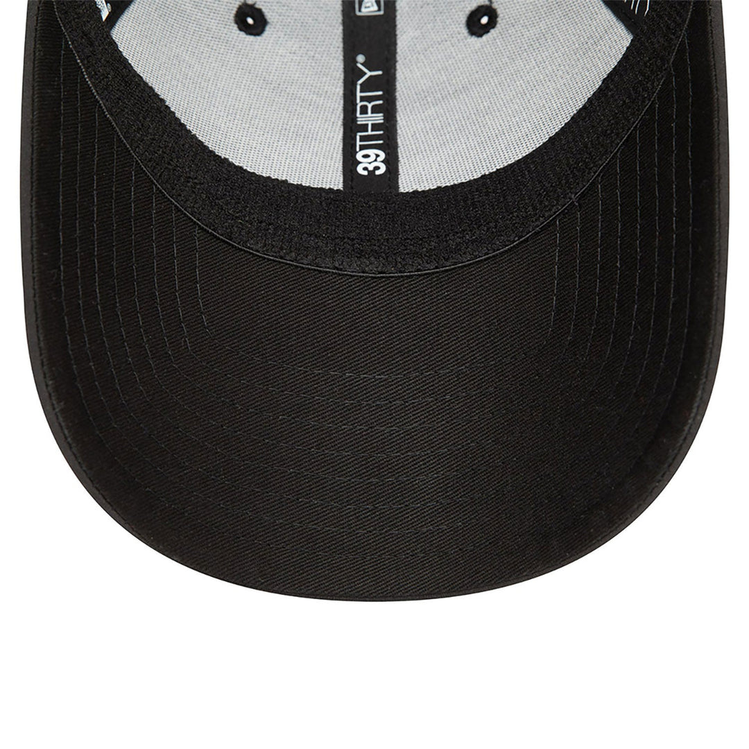 Manchester United FC Holographic 39THIRTY Stretch Fit Men's Cap - Black