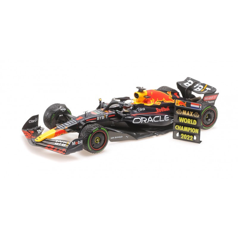 2022 Red Bull Racing F1™ Team 1:18 RB18 Max Verstappen
