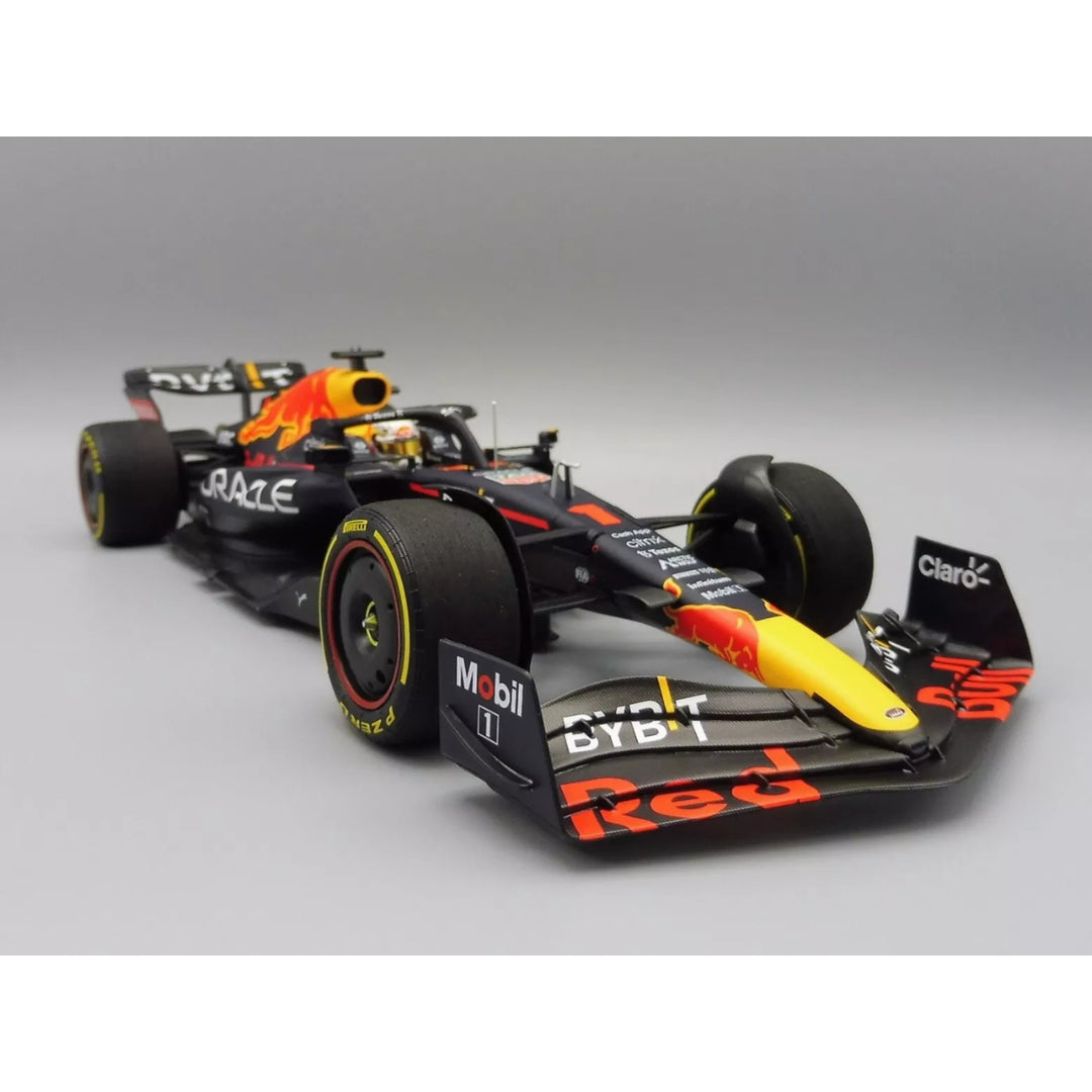 Oracle Red Bull Racing 1:18 RB18 Max Verstappen Saudi Arabian GP Minichamps Model Car - Blue