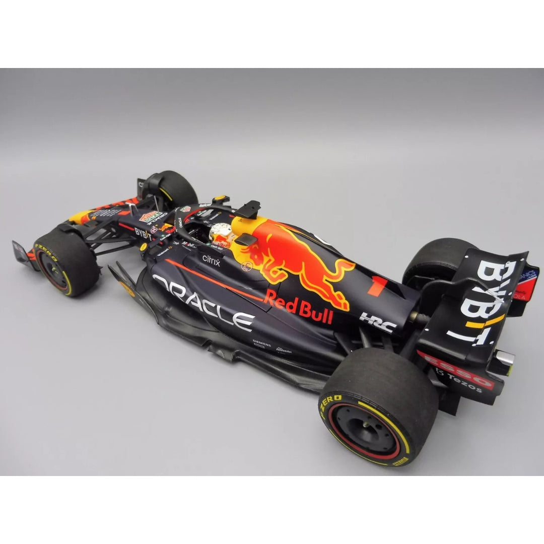 Oracle Red Bull Racing 1:18 RB18 Max Verstappen Saudi Arabian GP Minichamps Model Car - Blue