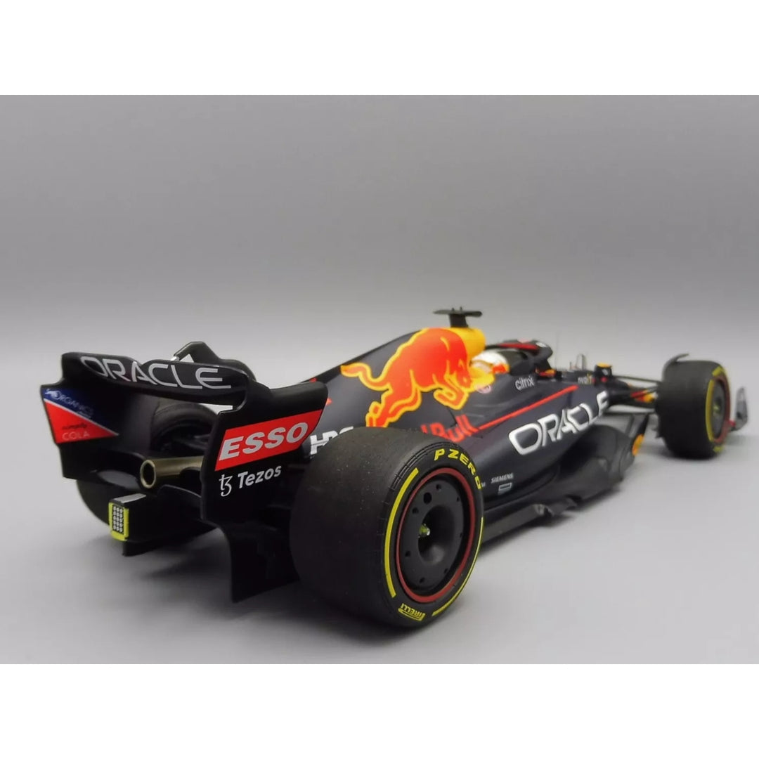 Oracle Red Bull Racing 1:18 RB18 Max Verstappen Saudi Arabian GP Minichamps Model Car - Blue