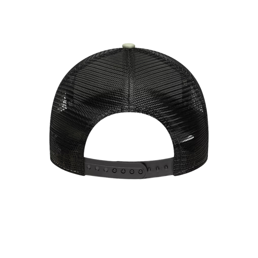 2026 Haas F1™ Team New Era Trucker Cap - Green/Beige
