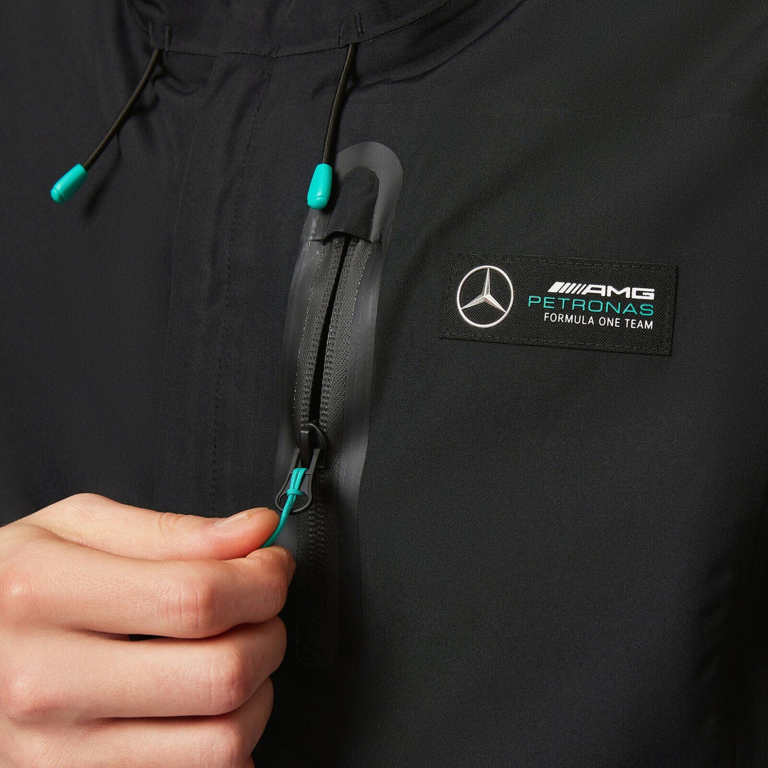 Chaqueta de rendimiento del equipo Mercedes AMG Petronas F1™ 2023 - Negro