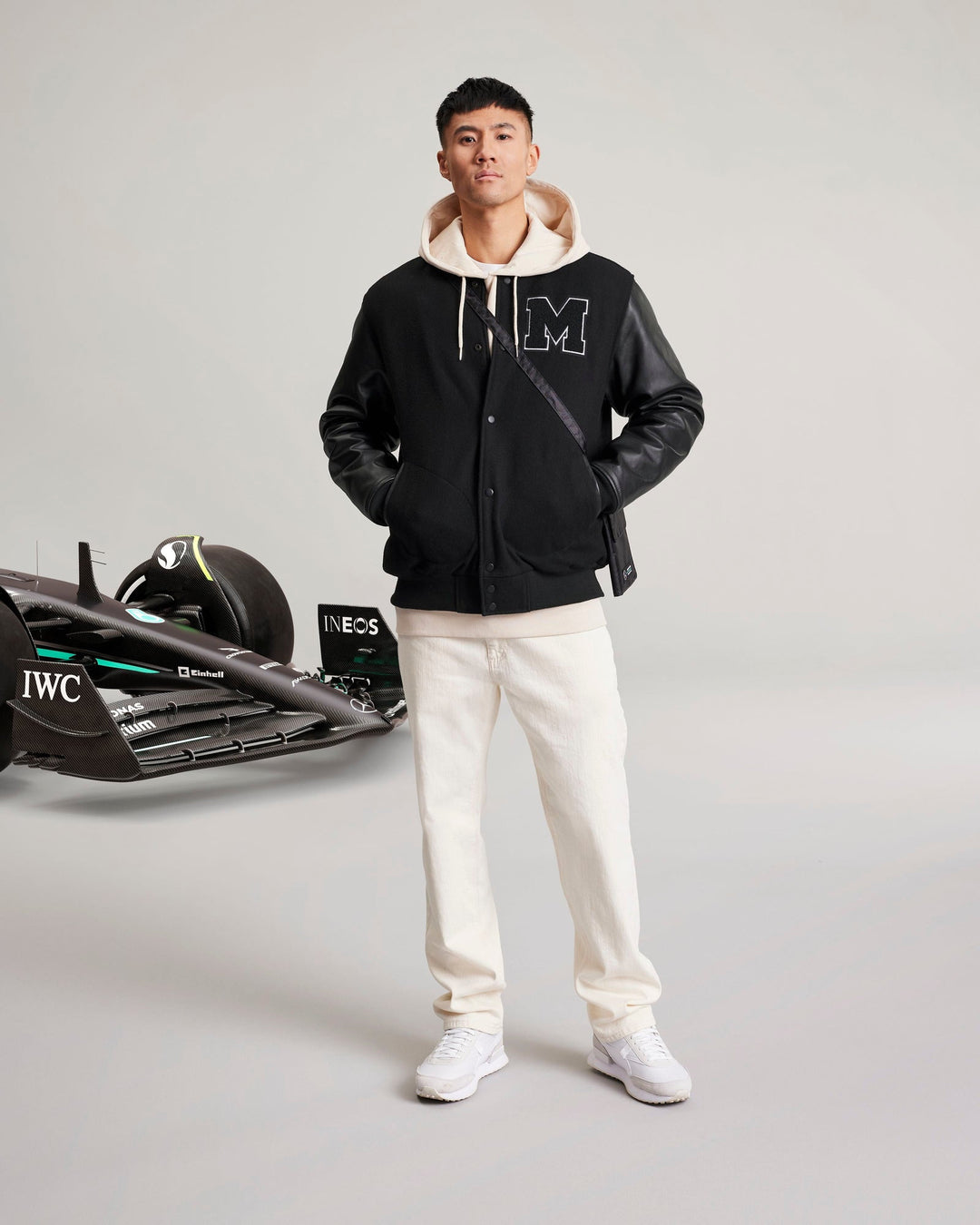 Veste universitaire à manches en cuir Mercedes Benz AMG Petronas F1™ 2023 Adulte - Homme - Noir