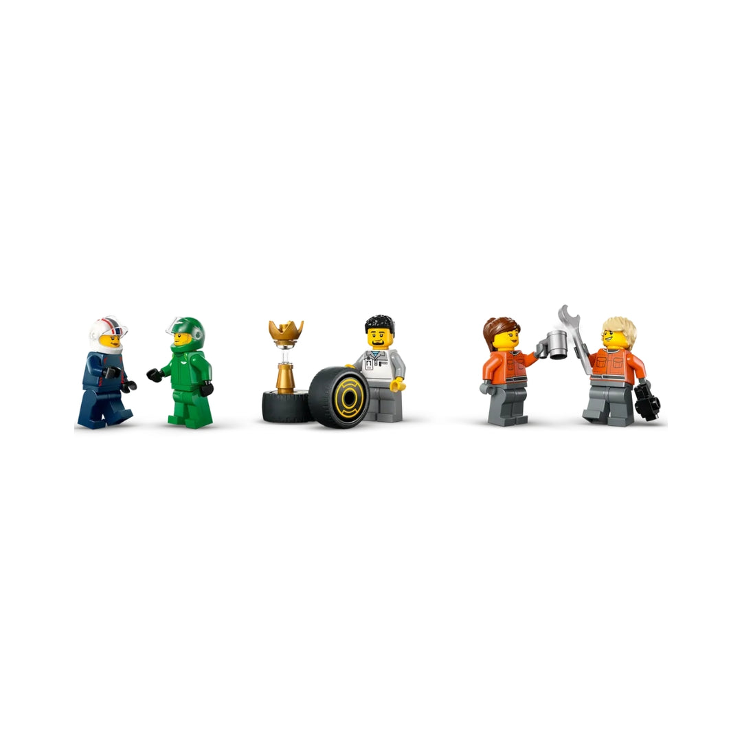 Oracle Red Bull Racing F1™ Team & Aston Martin F1™ Team Truck with RB20 & AMR24 F1™ LEGO 1:24 Scale Model Car - Muticolour