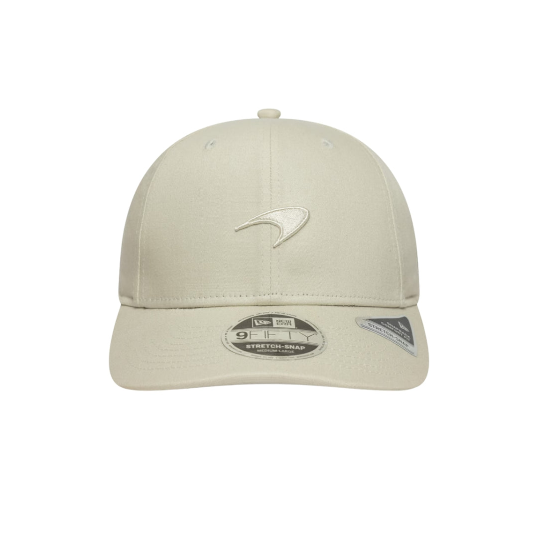 McLaren F1™ Team Era Seasonal Adult 9FIFTY Stretch Snap Cap – Off‑White (M-L)