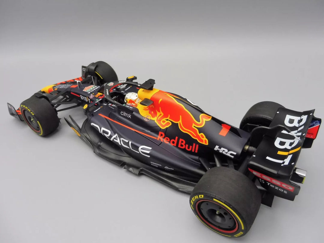 2022  Red Bull Racing RB18 Verstappen 1/18 MINICHAMPS 110220001 Saudi Arabia Formula 1 Model Car - Blue